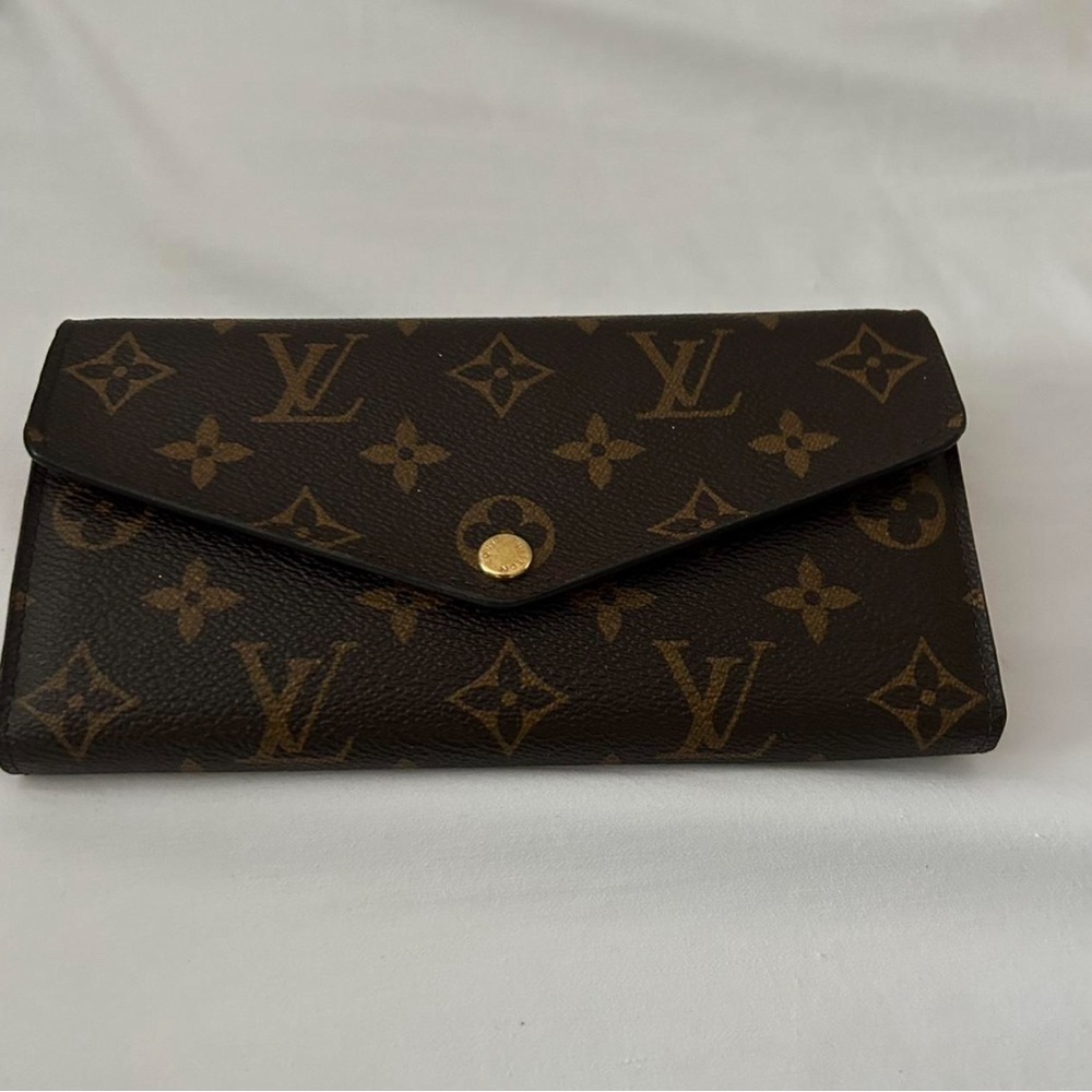 Louis Vuitton Wallet (Women)